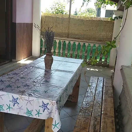 Stefany Apartment *
