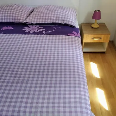 Stefany Apartment