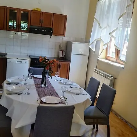 Stefany Apartment *
