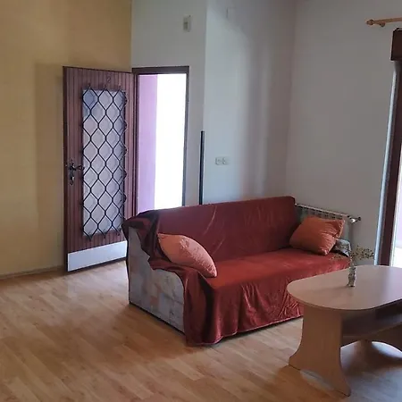 Stefany Apartment